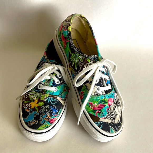 VANS•FLAMINGO•PIRATE SKULL•DINOSAUR•WOMENS 6 / MENS 4.5 - Picture 1 of 8